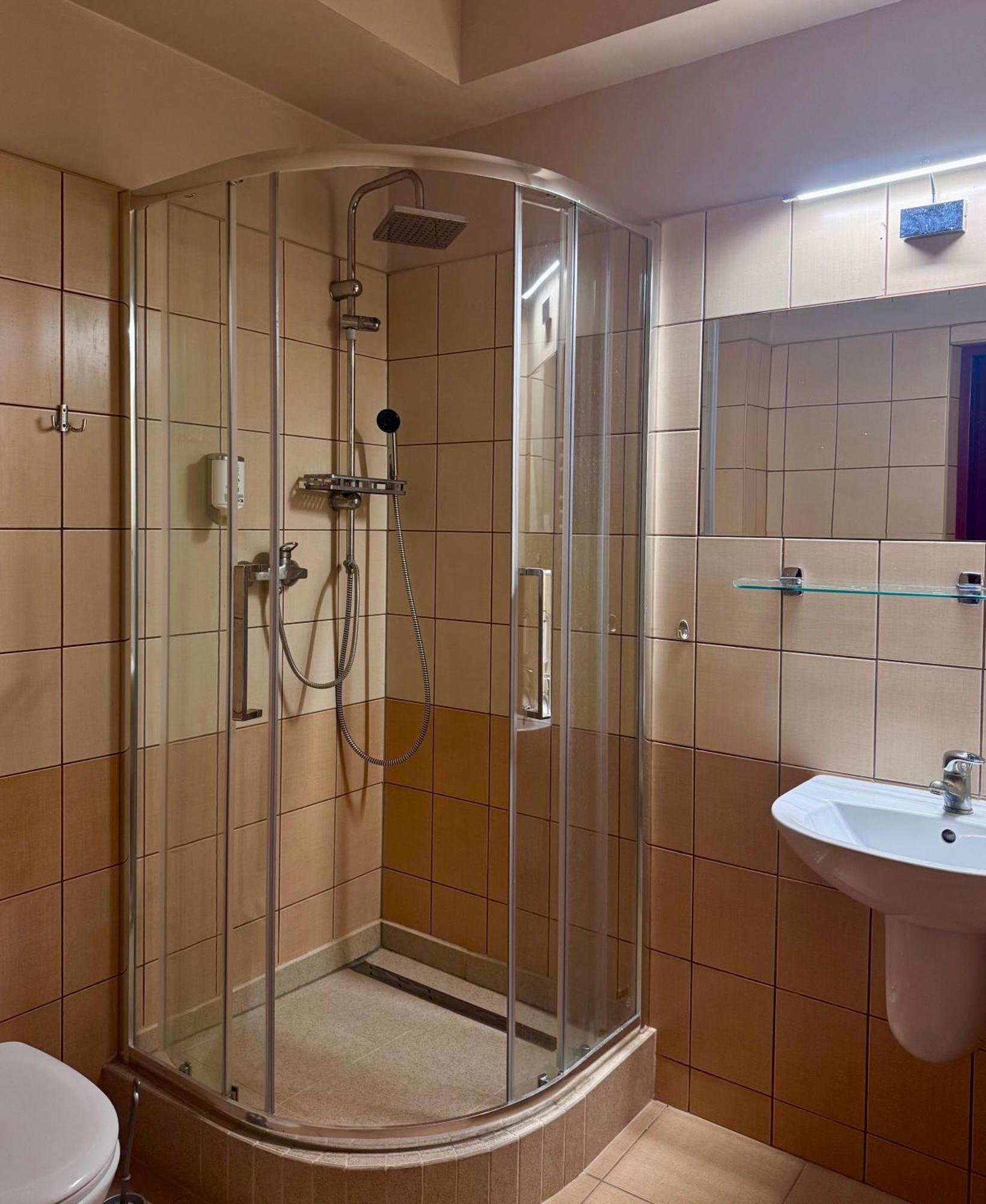 Hotel Kameralny Kielce Esterno foto